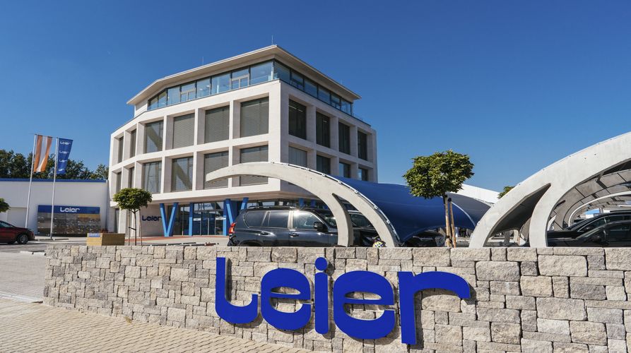 A Leier 60 éve – új irodaépület avattunk Horitschonban